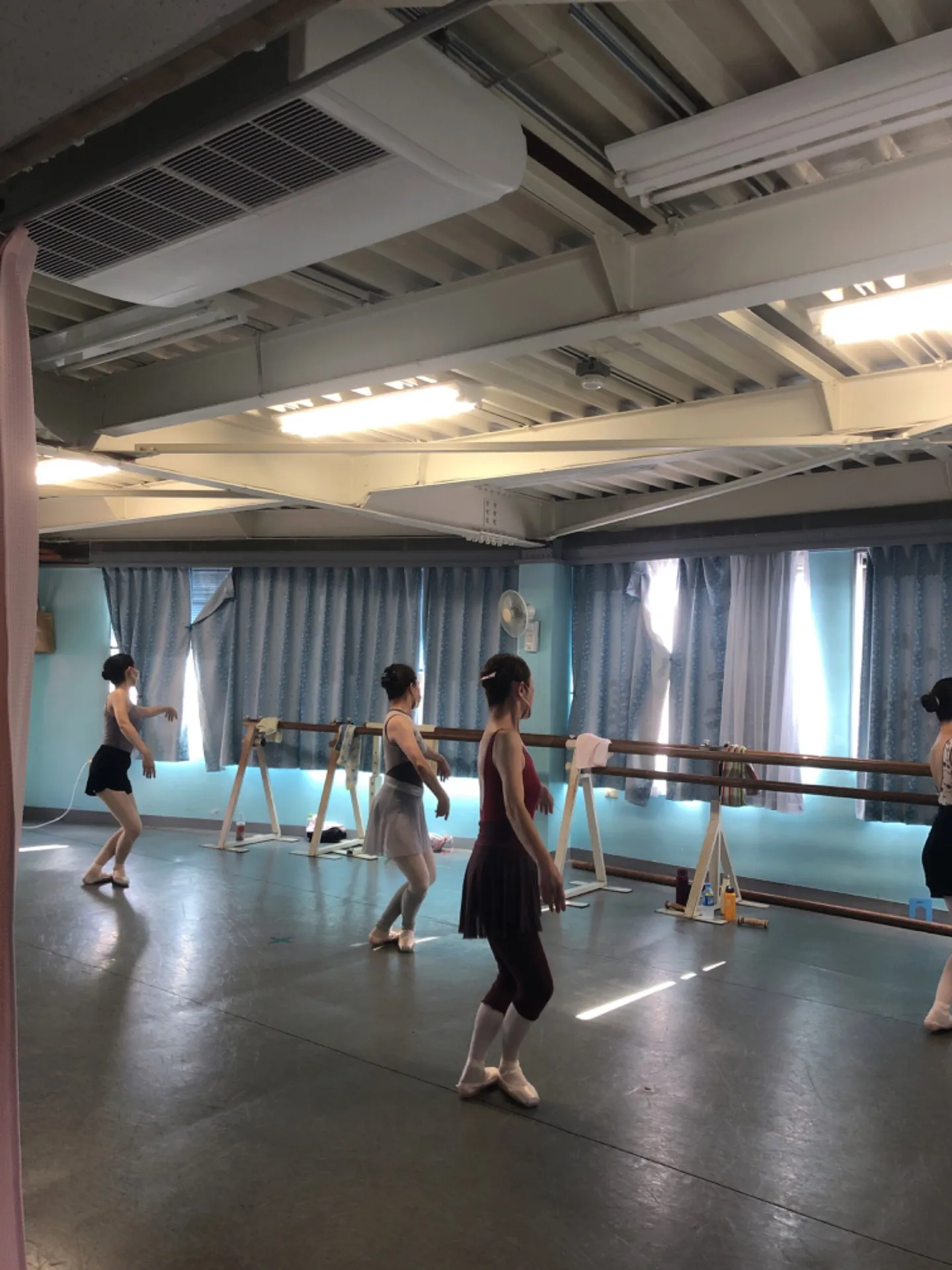 足立区でバレエを習いたい大人の方へ　柴山久美子バレエスクールです